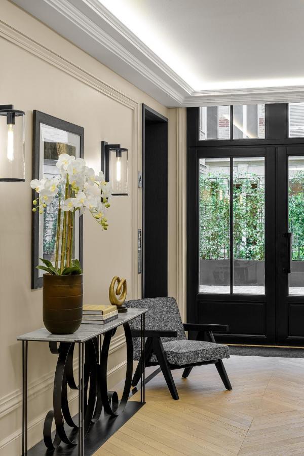 Black Door Paris Exterior photo